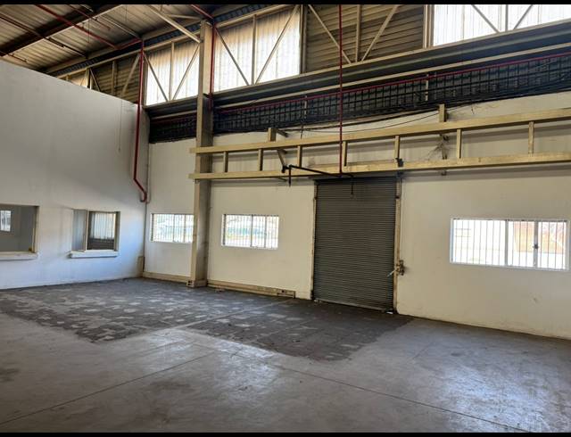 1,780M² WAREHOUSE TO LET IN HERMANSTAD